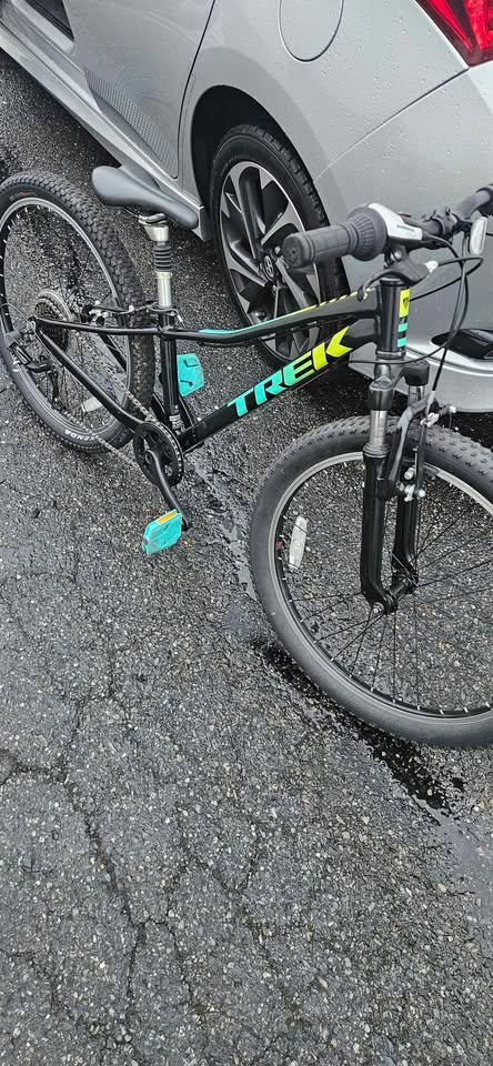 Trek precaliber kids24 bike